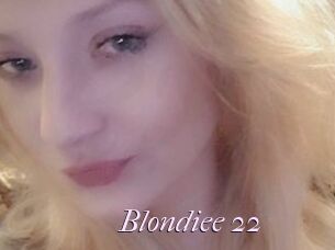 Blondiee_22