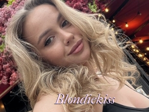 Blondiekiss