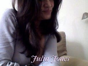 Julia_Jones