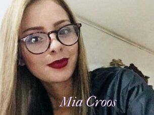 Mia_Croos